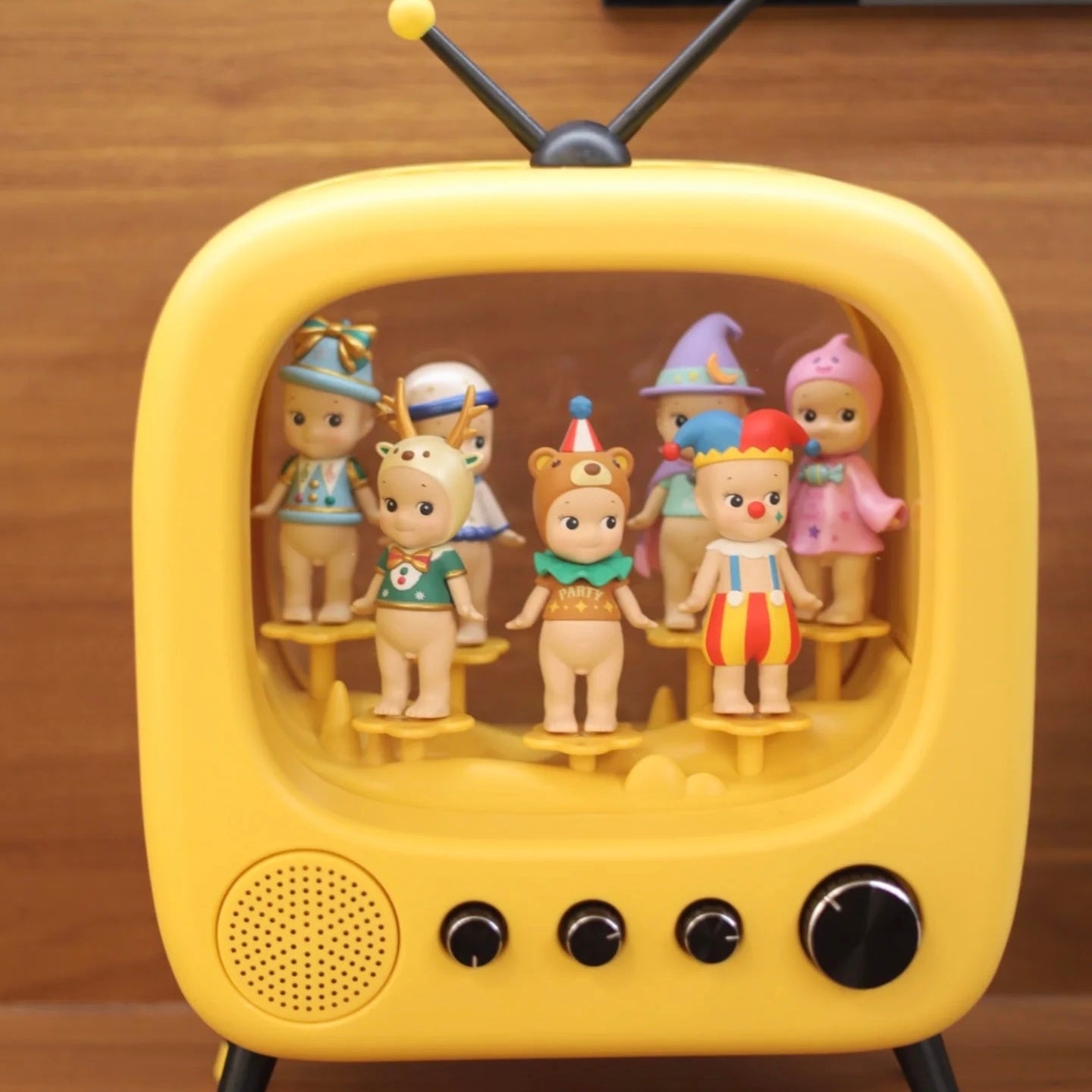 Mini Retro TV Figurine Display Box